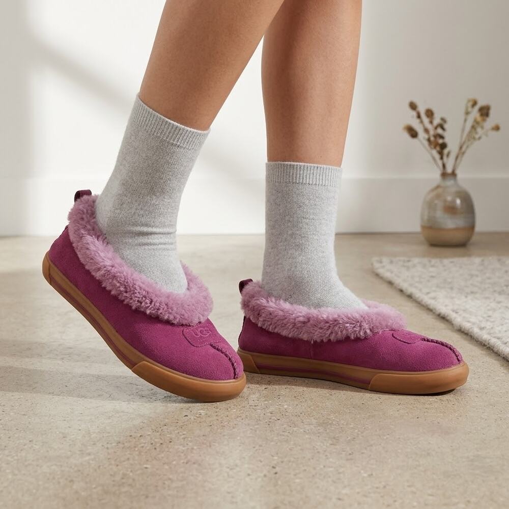 UGG 1871 Pink Suede Rylan Slippers Sheepskin Rubber Soles comfort women’s Size 6